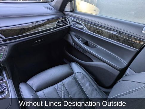 Used 2017 BMW 750i image 20