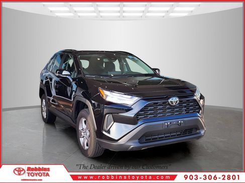 Used 2025 Toyota RAV4 XLE w/ Convenience Package FWD image 1