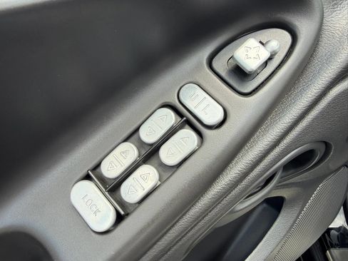 Used 2001 Ford Mustang GT RWD image 25