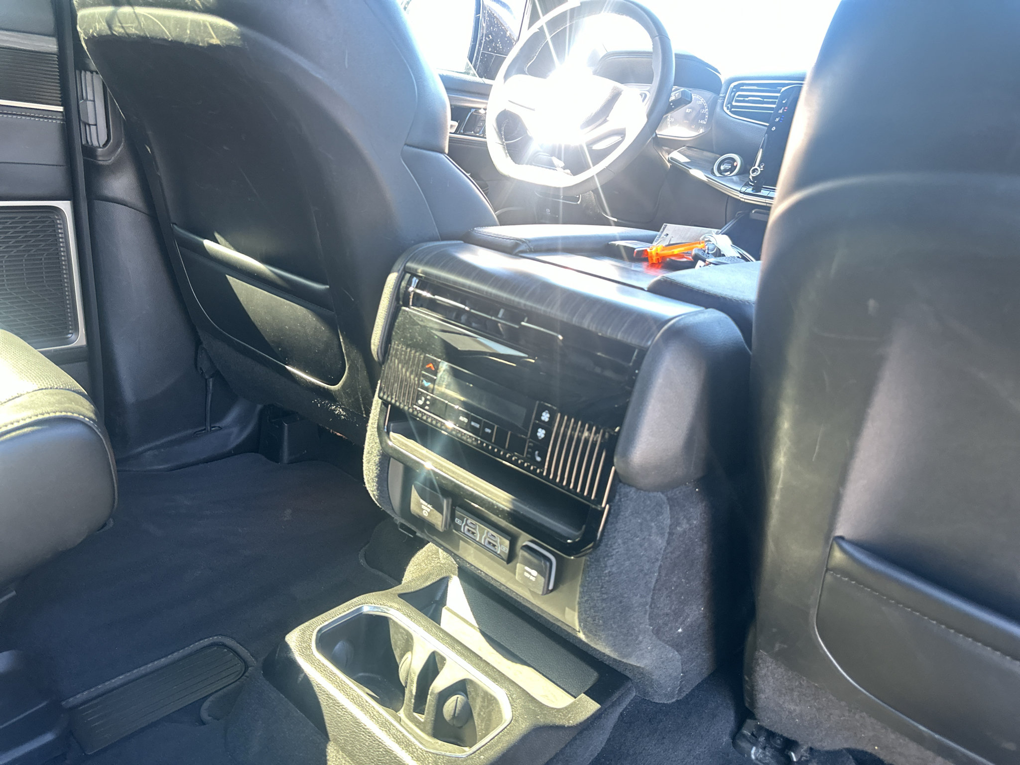 Used 2024 Jeep Wagoneer Series III AWD/4WD image 14