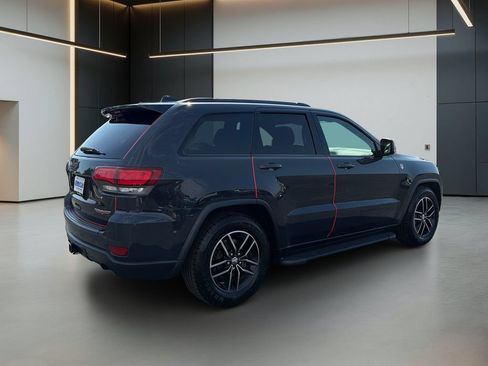 Used 2018 Jeep Grand Cherokee Trailhawk w/ Trailhawk Luxury Group AWD/4WD image 6