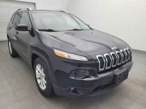 Used 2017 Jeep Cherokee Latitude w/ Comfort & Sound Group image 13
