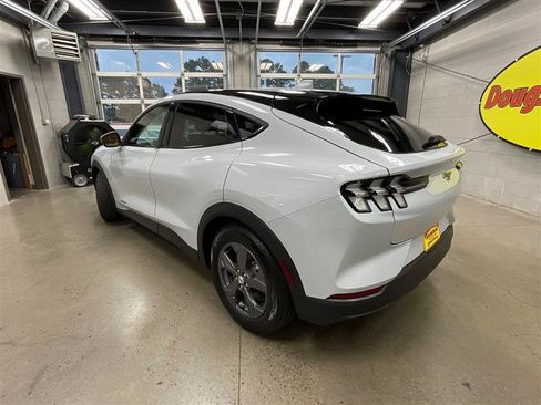 Used 2022 Ford Mustang Mach-E Select RWD image 3