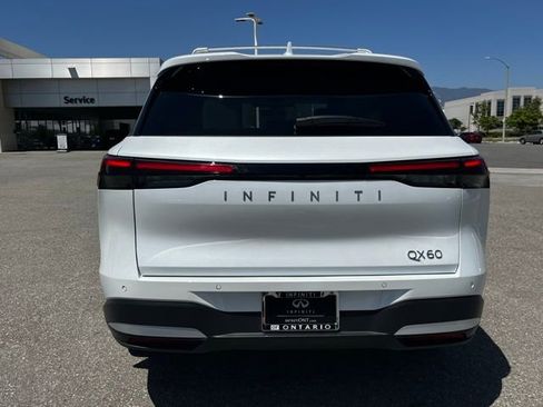 Certified 2026 INFINITI QX60 Luxe w/ Cargo Package FWD image 8