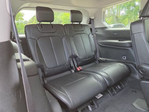 Used 2023 Jeep Grand Cherokee L Limited AWD/4WD image 18