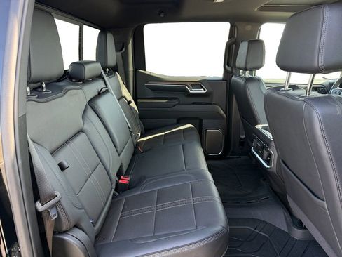 Used 2024 Chevrolet Silverado 1500 High Country image 18