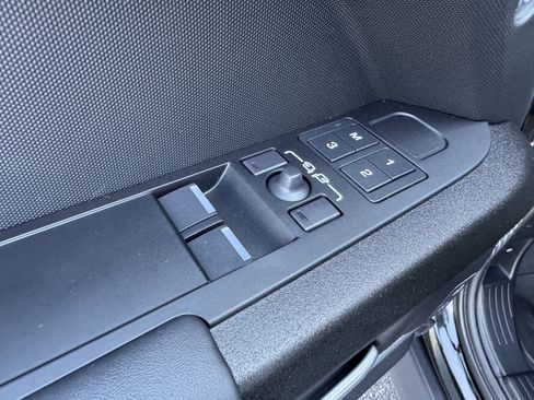 Certified 2024 Land Rover Defender 90 V8 AWD/4WD image 11