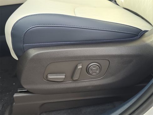 New 2026 Kia Carnival EX image 24