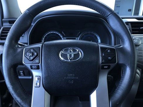 Used 2017 Toyota 4Runner SR5 Premium image 24