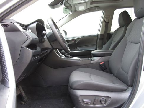 Certified 2024 Toyota RAV4 XLE w/ Convenience Package image 10