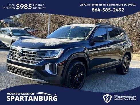 Used 2025 Volkswagen Atlas SE w/ Panoramic Sunroof Package image 7