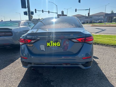 Used 2024 Nissan Sentra SR w/ SR Premium Package image 3