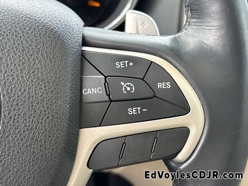 Used 2016 Jeep Grand Cherokee Laredo w/ Quick Order Package 23E image 31