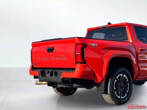 Certified 2024 Toyota Tacoma TRD Sport AWD/4WD image 11