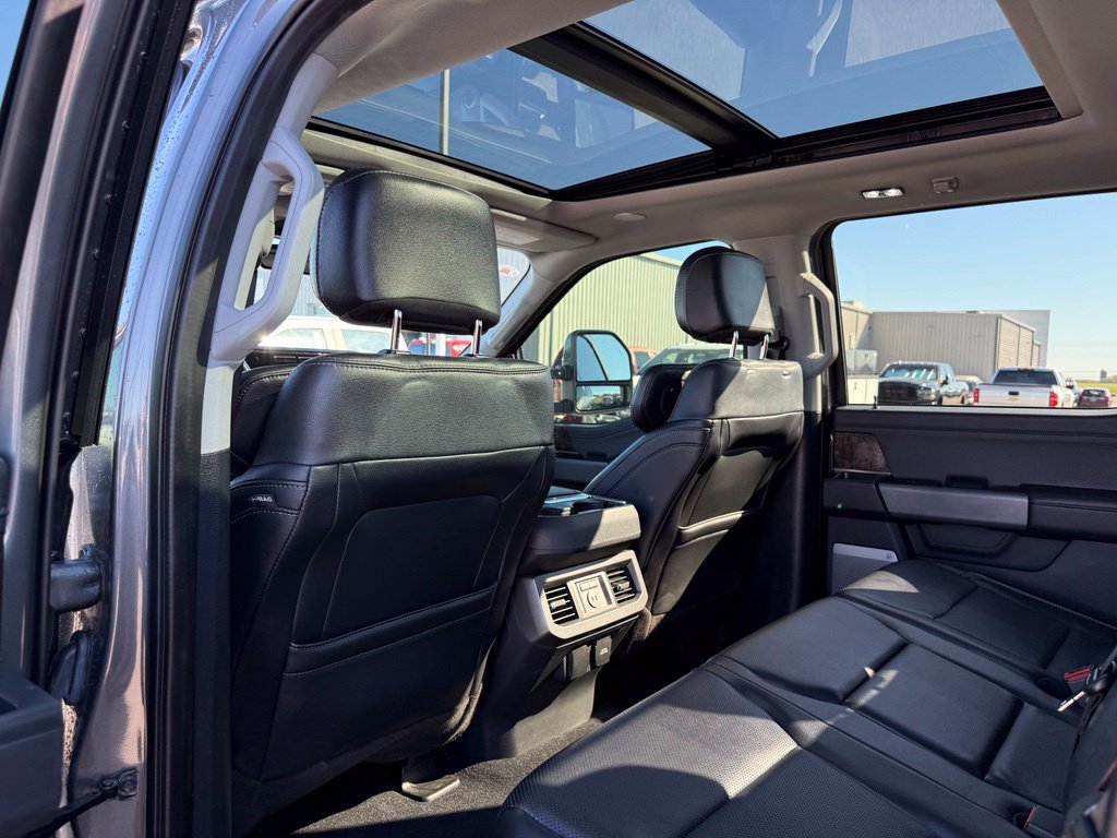 Used 2023 Ford F250 Lariat w/ Lariat Ultimate Package AWD/4WD image 9