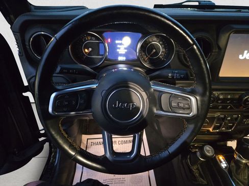 Used 2022 Jeep Gladiator Overland image 12