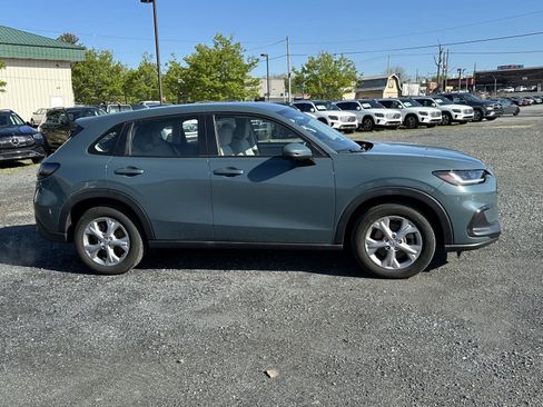 Used 2025 Honda HR-V LX image 9