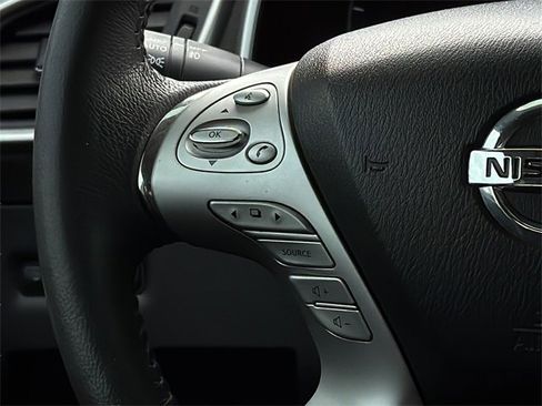 Used 2017 Nissan Murano SV image 21