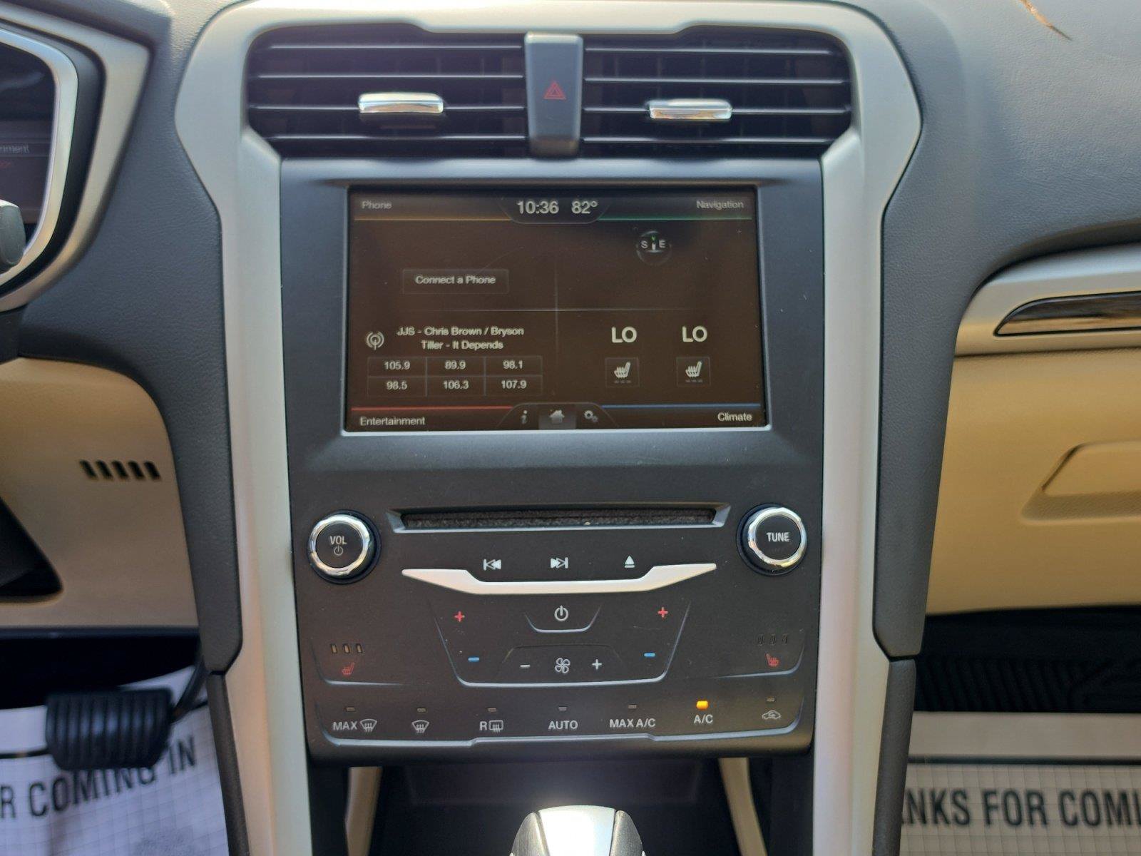 Used 2015 Ford Fusion SE w/ Equipment Group 202A FWD image 26