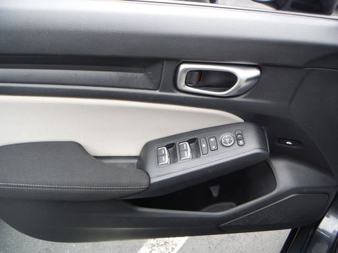 Used 2023 Honda Civic LX image 9