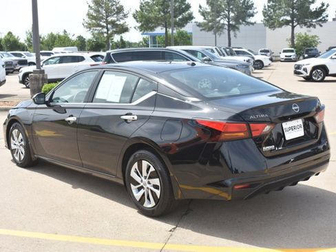 Used 2025 Nissan Altima 2.5 S FWD image 7