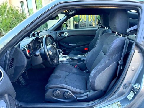 Used 2017 Nissan 370Z Coupe image 9