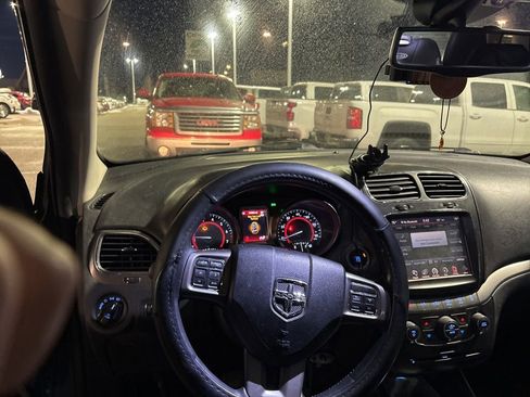 Used 2015 Dodge Journey Crossroad w/ Flexible Seating Group image 17