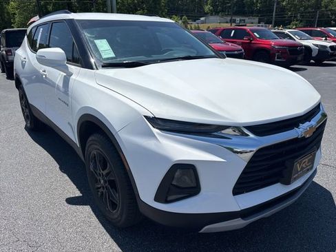 Used 2020 Chevrolet Blazer LT FWD image 2