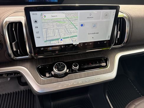 Used 2025 Ford Expedition Max Platinum w/ Platinum Ultimate Package image 30