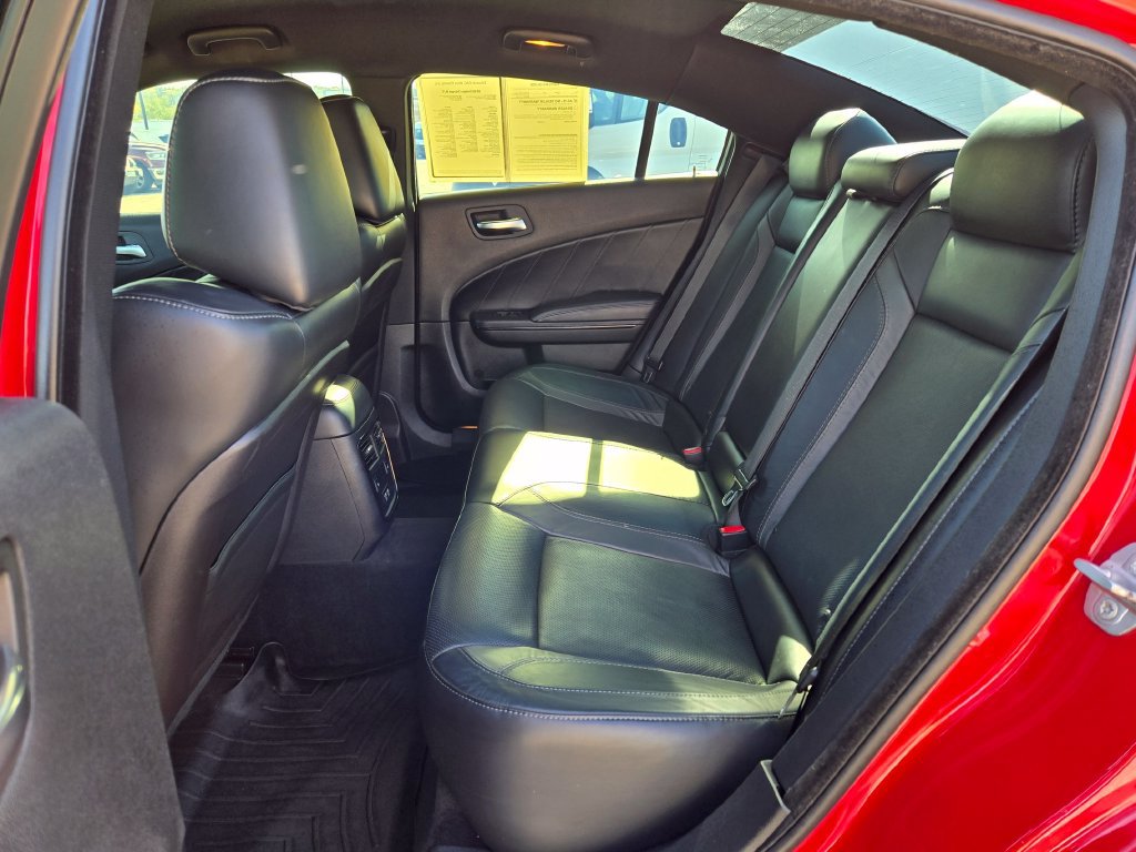 Used 2016 Dodge Charger R/T w/ Plus Group RWD image 31