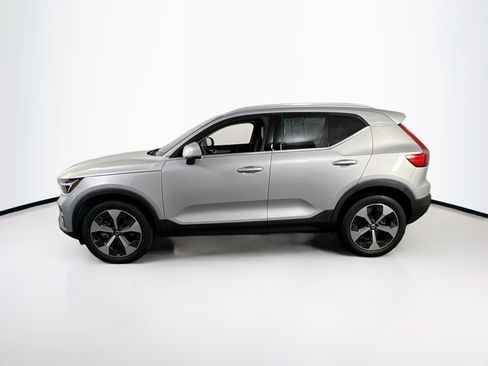 Used 2023 Volvo XC40 B4 Plus w/ Driver Assist Package FWD image 8