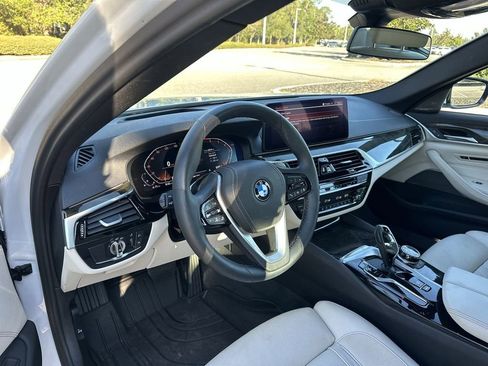 Certified 2023 BMW 530i w/ Executive Package image 12