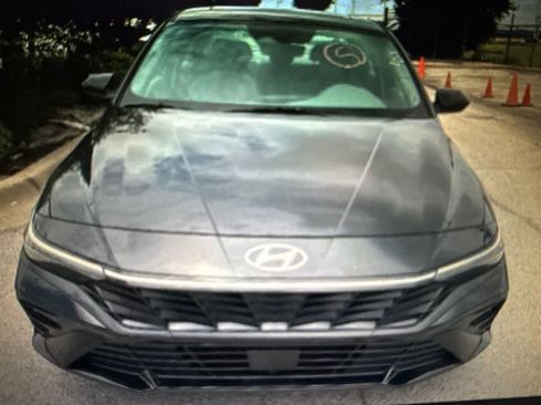 Used 2025 Hyundai Elantra SEL FWD image 7