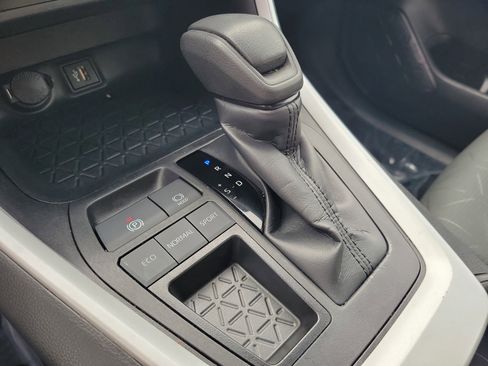 Used 2024 Toyota RAV4 XLE image 34