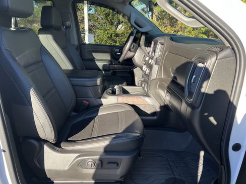 Used 2023 GMC Sierra 2500 Denali w/ Denali Ultimate Package image 12