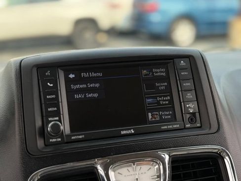 Used 2015 Chrysler Town & Country Limited FWD image 23