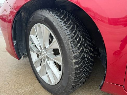 Used 2014 Lexus ES 300h w/ Luxury Package w/Bamboo Trim image 23