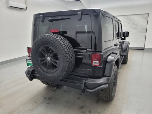 Used 2017 Jeep Wrangler Unlimited Sahara AWD/4WD image 7