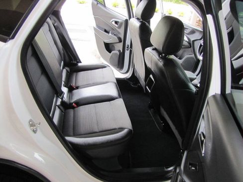 Used 2025 Chevrolet Trax LT w/ Driver Confidence Package FWD image 19