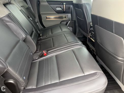 Used 2024 GMC Hummer EV 3X AWD/4WD image 12