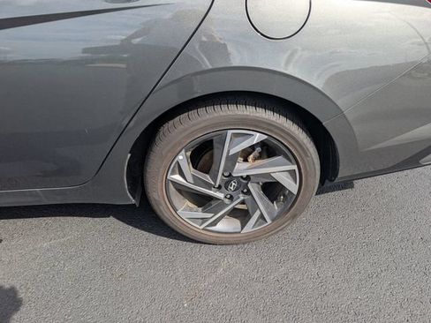 Certified 2025 Hyundai Elantra SEL FWD image 22