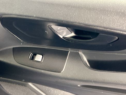 Used 2023 Mercedes-Benz Metris Passenger image 29