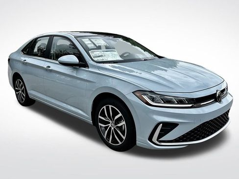 New 2026 Volkswagen Jetta SE FWD image 3