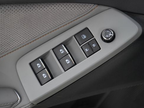 Used 2019 Toyota Avalon XSE w/ All Weather Liner Package FWD image 20