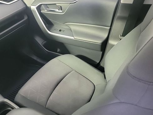 Used 2019 Toyota RAV4 XLE w/ All Weather Liner Package AWD/4WD image 21