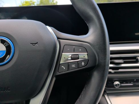 Used 2023 BMW i4 eDrive40 RWD image 25