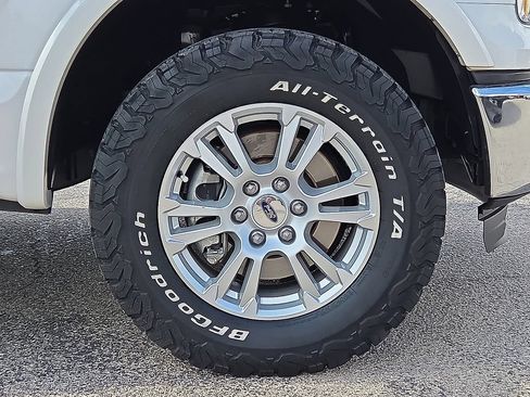 Used 2015 Ford F150 Lariat w/ Equipment Group 501A Mid AWD/4WD image 8