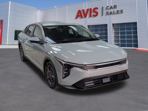 Used 2025 Kia K4 FWD image 3