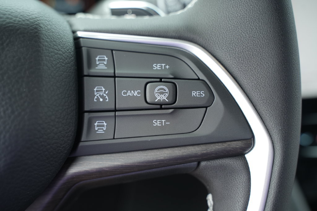New 2027 Jeep Grand Cherokee Limited w/ MOPAR Finishing Package AWD/4WD image 30