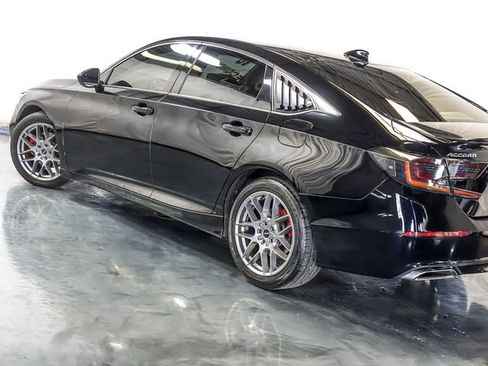 Used 2018 Honda Accord Sport image 11